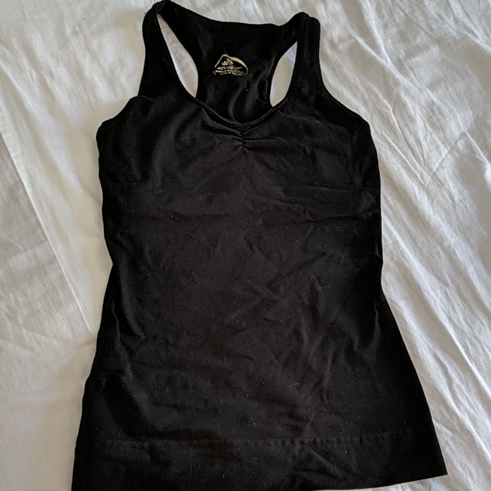 Organic yoga tank with built in bra